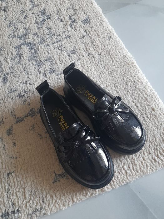 Vând Pantofi fetita