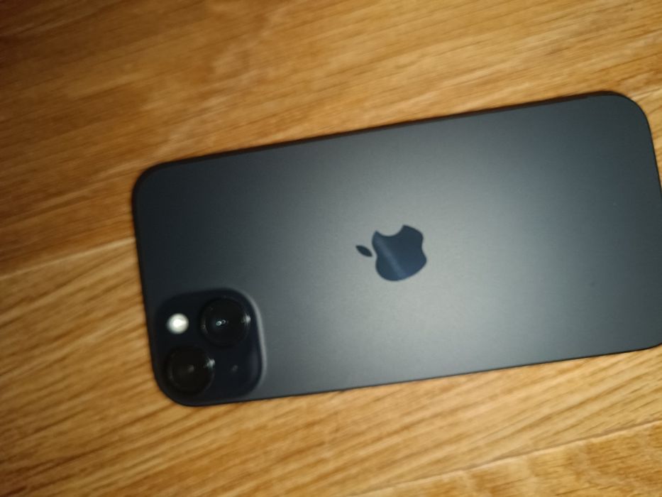 Продам Айфон 15 плюс