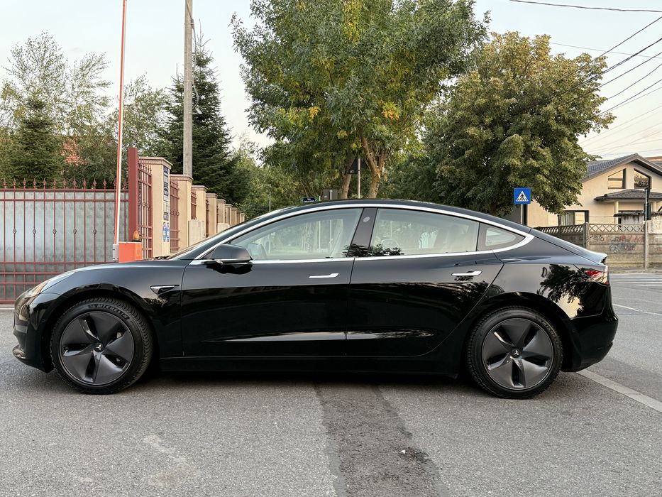 Tesla Model 3 Long Range 4x4 Pilot Avansat Activ