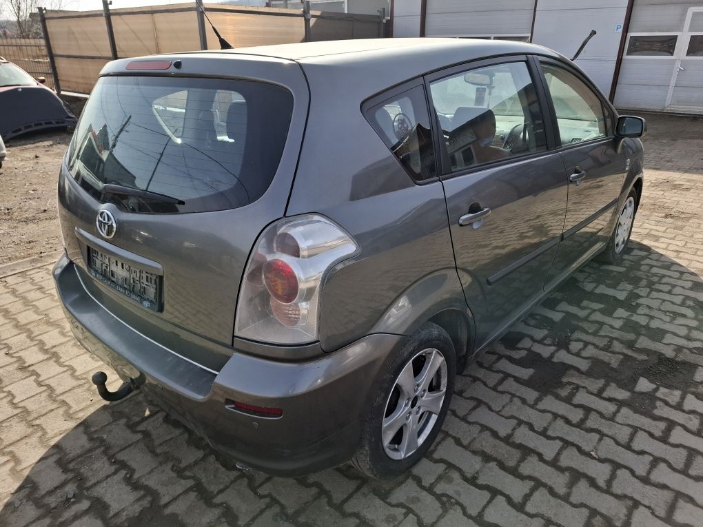 Piese/Dezmembrez Toyota Avensis Verso An 2007
