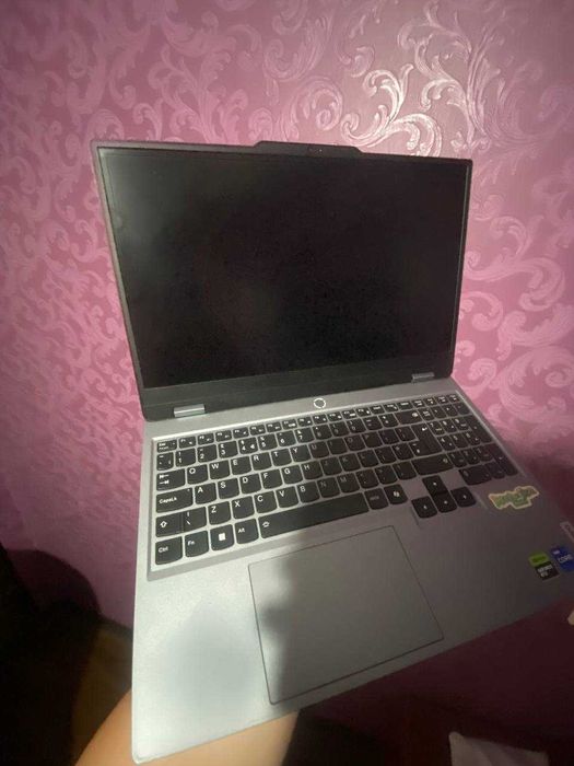 lenova loq igravoy nout