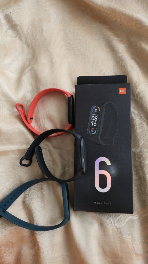 Продаётся Xiaomi Mi band 6