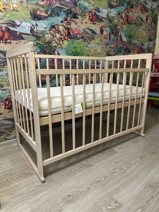 Продам детскую кроватку
