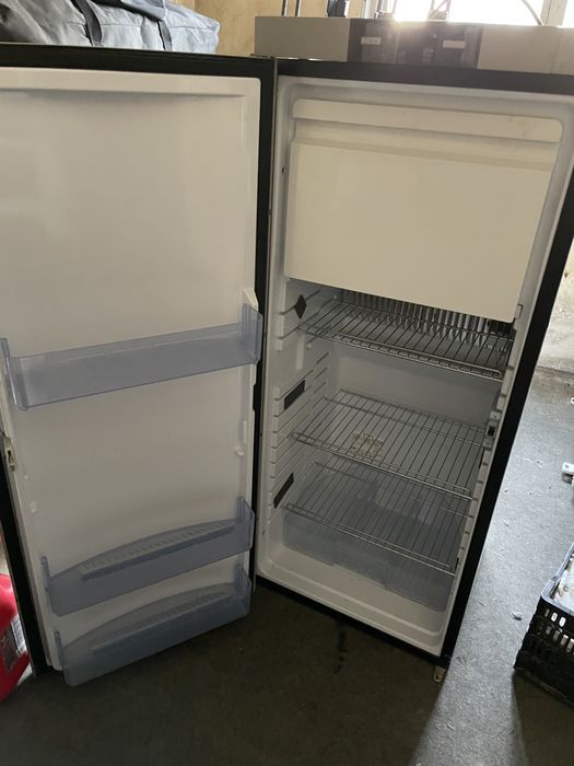 Хладилник за каравана кемперDometic 3way