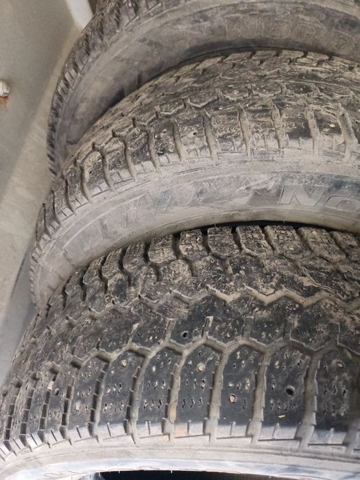 Продаю шины бу 215/65/16