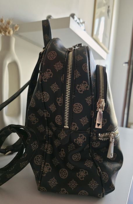 Оригинална раница GUESS