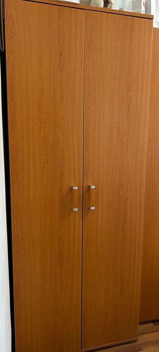 3 Dulapuri de dormitor și un dulap pentru hol