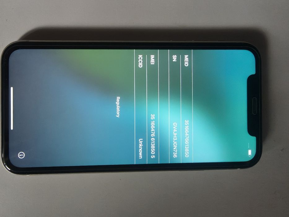 iPhone 11 64 GB White