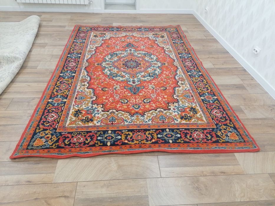 Продам ковры б/у