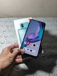 Redmi note 10 Global

Xotira: 4/64GB 
Batareya: 5.000 mAh 
Versiyasi
