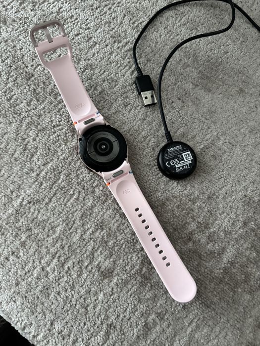 Смарт часовник Samsung Galaxy Watch FE, 40 мм, BT, Pink Gold