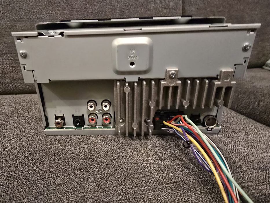 Мултимедия за кола Pioneer DMH-221BT за 229лв