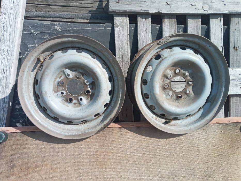 Продаётся резина зимняя R13.