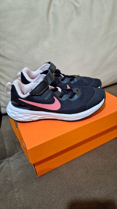 Маратонки за момиче  Nike