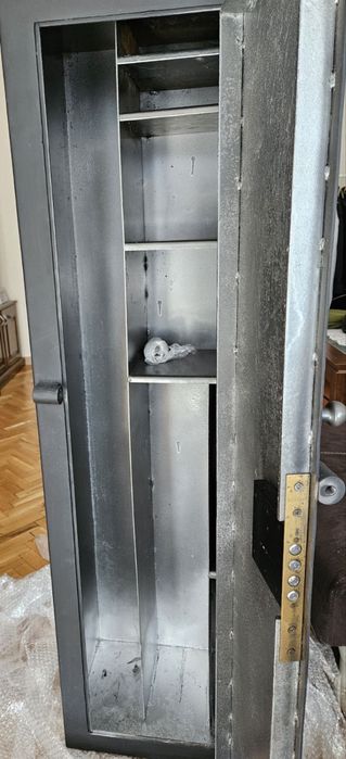 Метална каса за оръжия