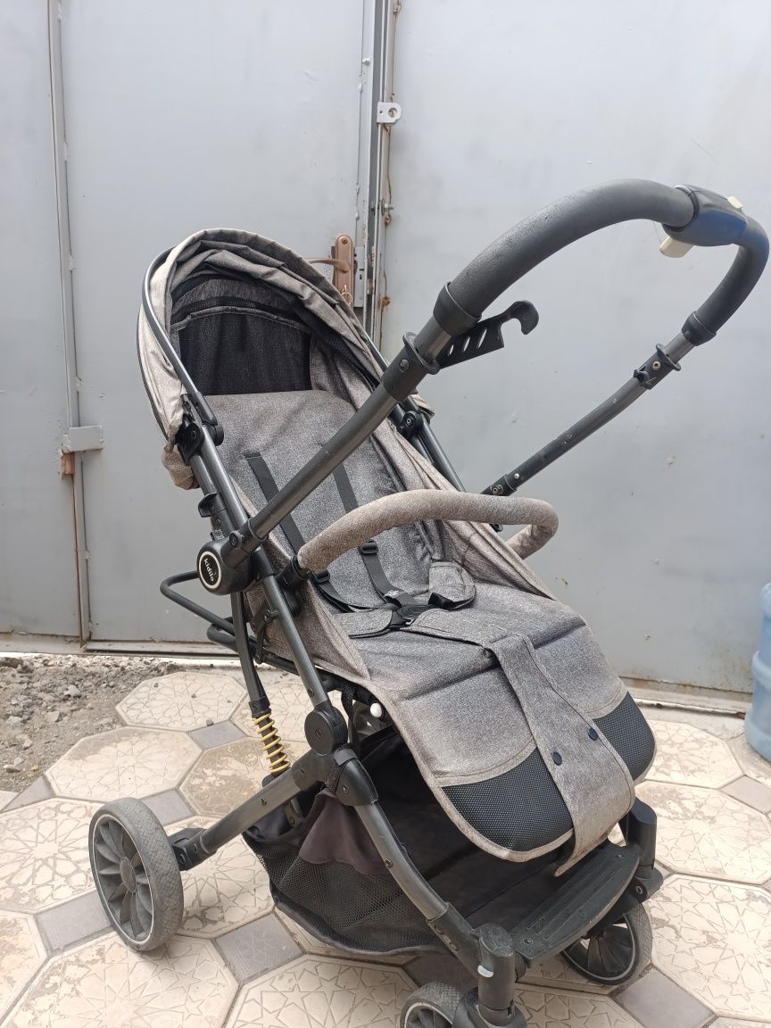 Продам детскую коляску