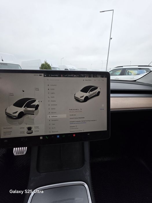 Tesla model y performance