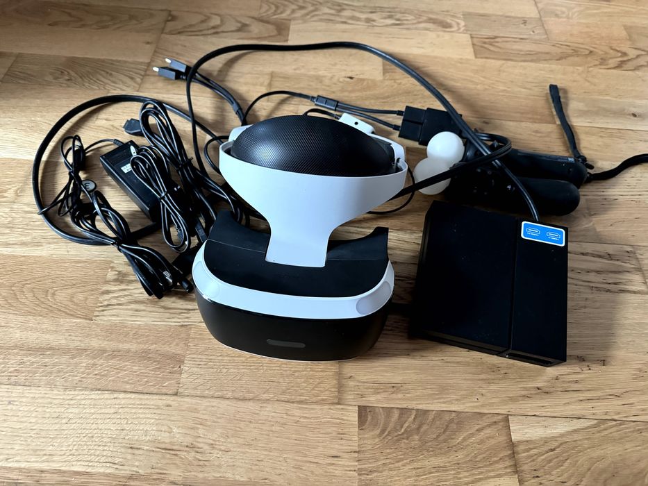 Complect PS VR +  PS Moves + PS Camera