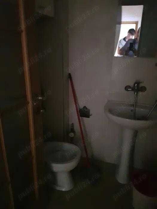 Inchiriez spatiu comercial,Deva, central