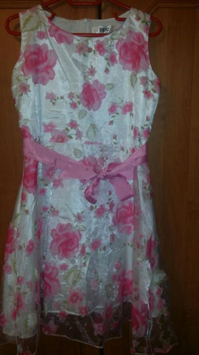 Rochite elegante fetite