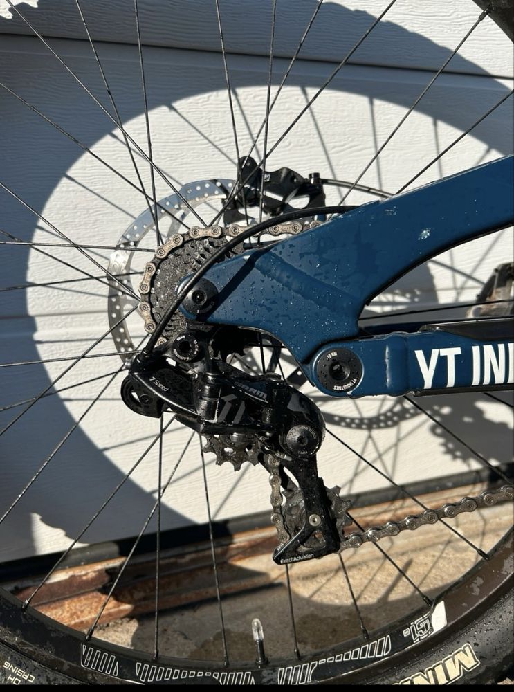 YT Tues 2019-2020 L размер КАТО НОВО