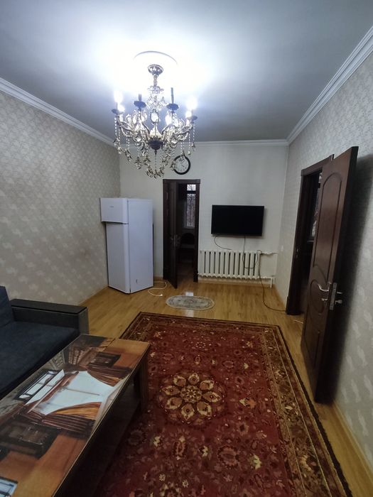 Сдаю в аренда квартира чилзр 8квартал  3комнат 4этаж панель