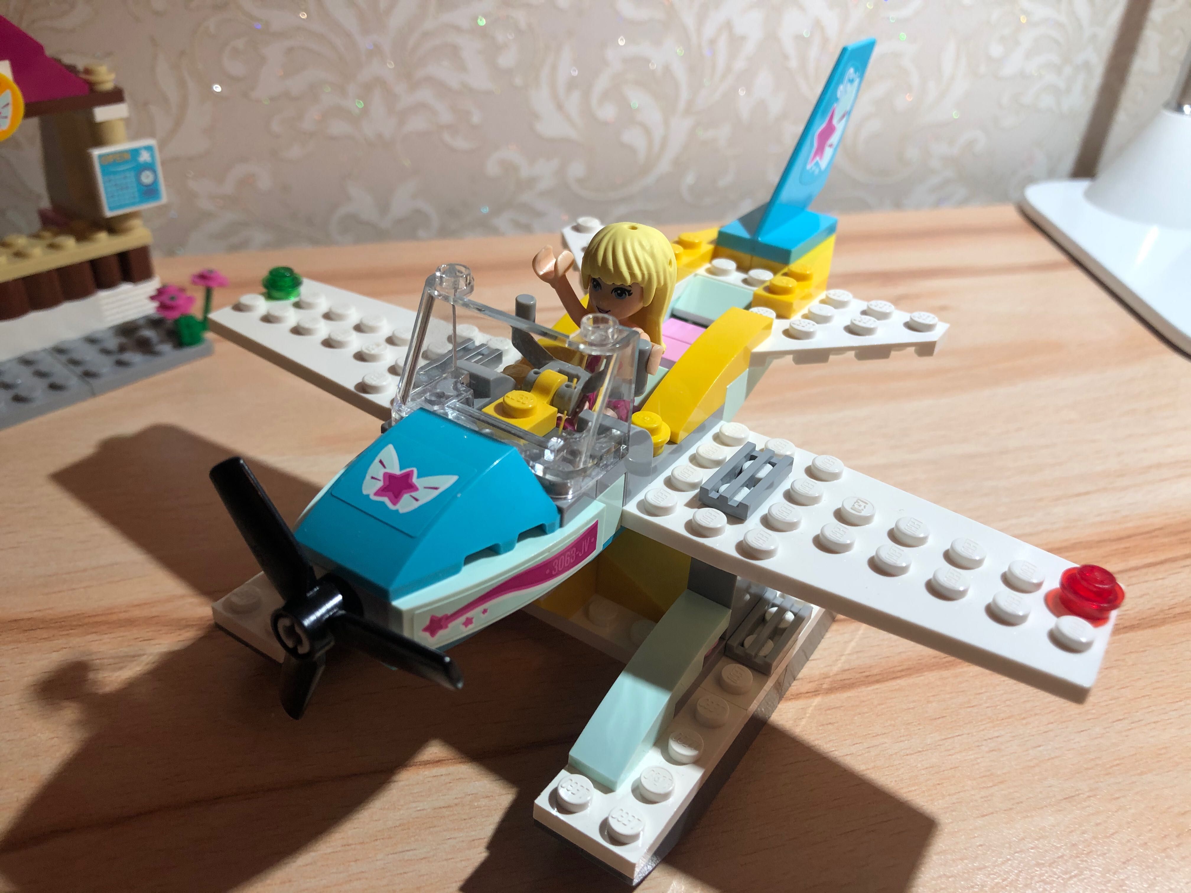 Конструктор Lego Friends (Лего друзья) школа пилотирования самолетов