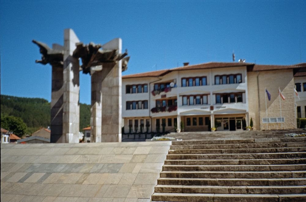 Лентов фотоапарат Yashica T3