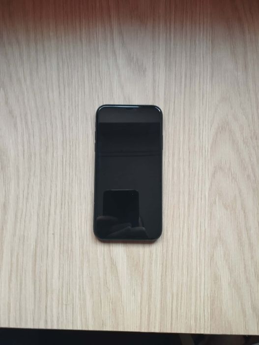 Vând iPhone 11 de 64 GB sănătate 78%