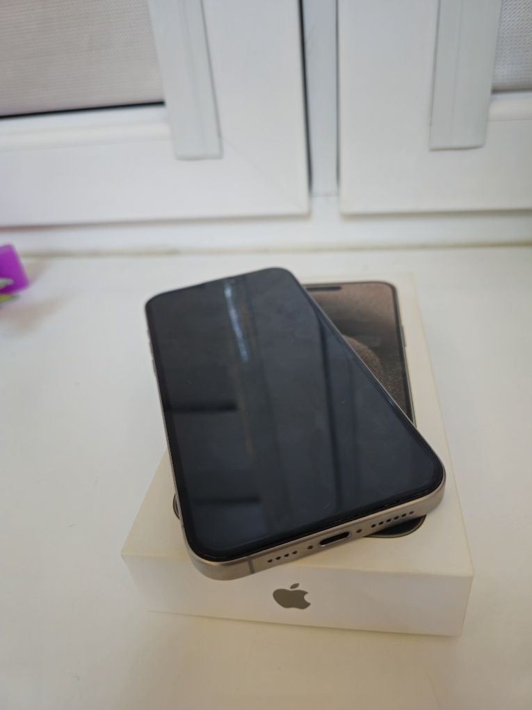 Iphone 15 pro max Titan SIM