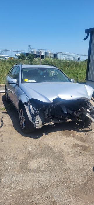 Mercedes Benz avariat