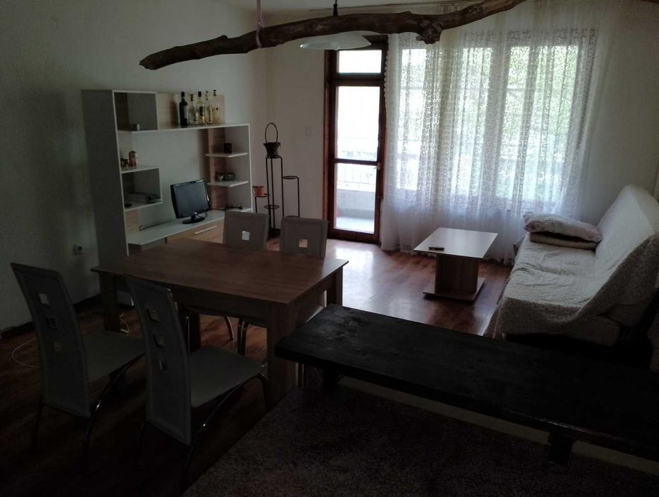 Дава се под наем Двустаен апартамент в Бургас, Изгрев - 70 кв.м за 229.5 € - Снимка #2