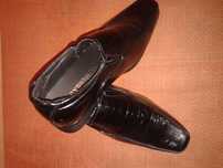 Vand pantofi baieti marimea 34