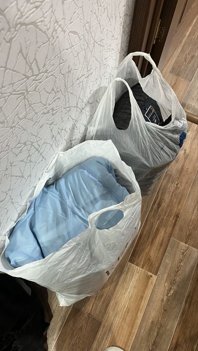 Отдам бесплатно пакет со старой верхней одеждой