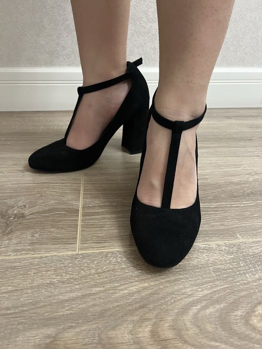 Продам женские туфли