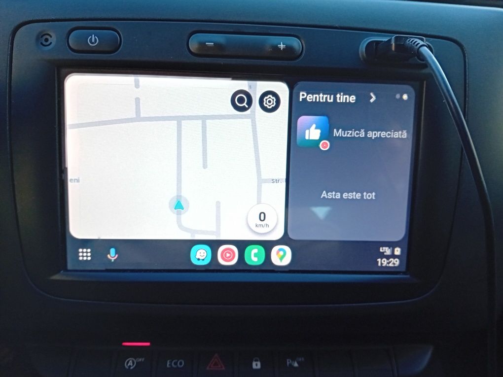 Medianav navigatie android car play duster logan sandero