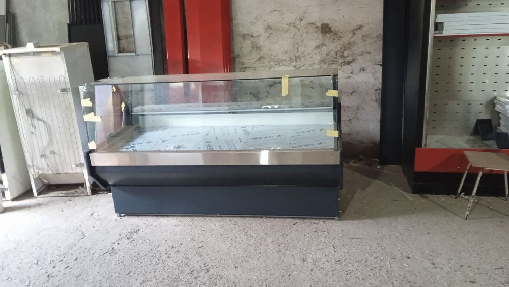 Витрина холодилник