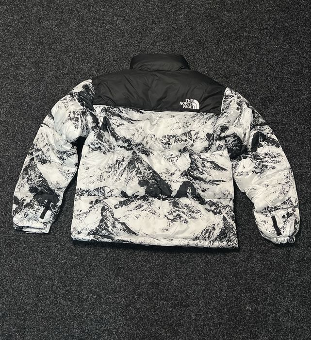 Geaca The North Face The Mountains Alba Premium / 2025