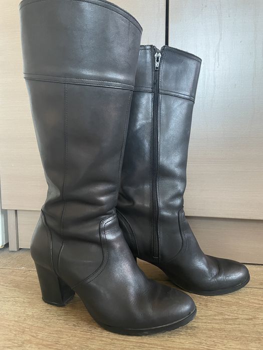 Ботуши естествена кожа 39 номер като нови с ПОДАРЪК  спортни обувки