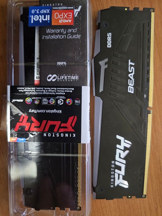 2 mem. de 8g si 2 de 16 g kinston fury ddr5 5200,cl40,cl36