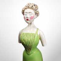 Изящна авторска керамична скулптура на дама от "Бел Епок"