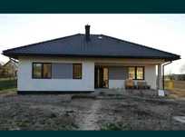 Case modulare pe structură metalică rezistentă și invelite cu panou sa