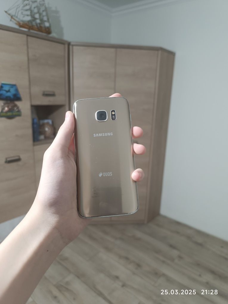 Samsung s7 идеяльное состояние обмен быстро