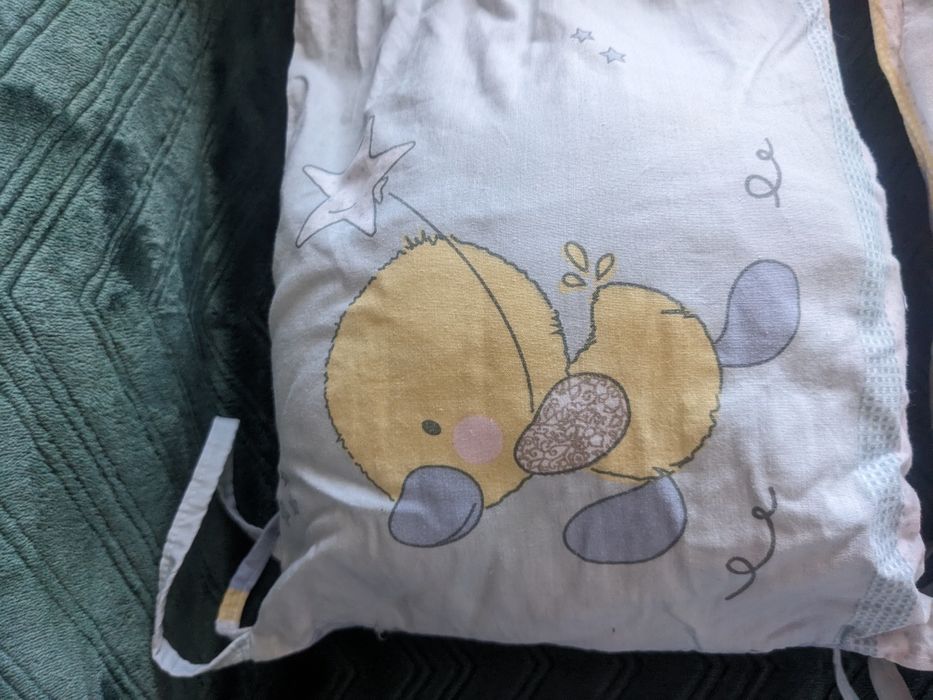 Обиколник за бебешко креватче