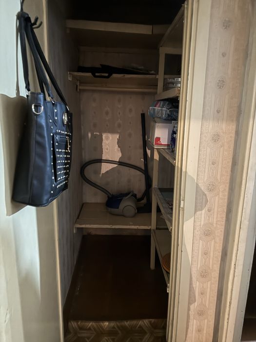 Продается квартира чиланзар 24 квартол 2 комнотная