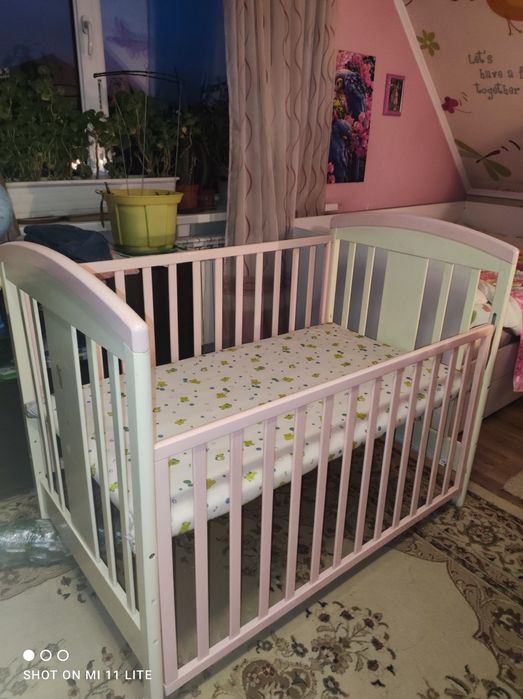 Продам манеж в нормальном состоянии.