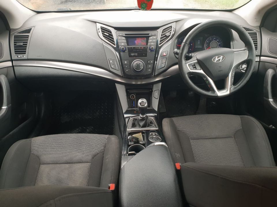 dezmembrez hyundai i40 motor 1.7 crdi cod d4fd 2012 cutie de viteze manuala 6 trepte aripa usa portiera capota bara fata stanga dreapta fata spate jante r16  i20 i30 i40 ix35 tucson kia sportage dezmembrari