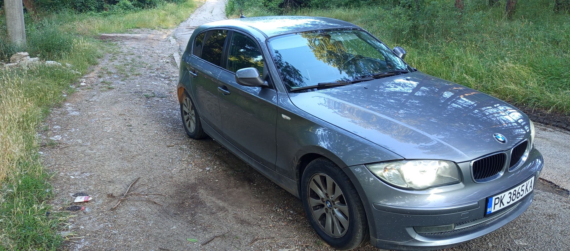 Продавам бмв е87 118д автоматик