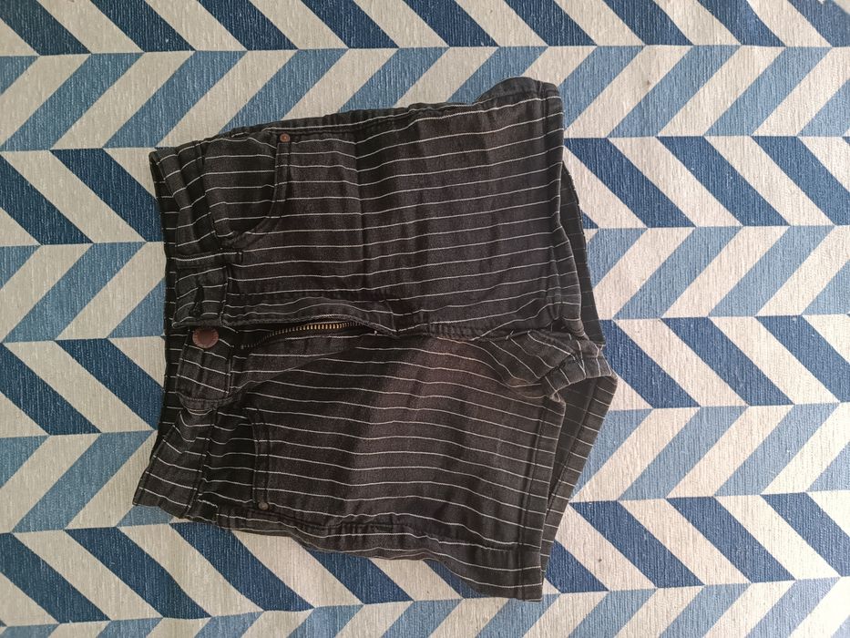 Къси панталонки Cropp, размер 34