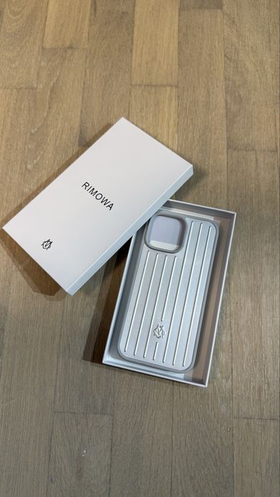 Husa Rimowa iPhone 16 pro max / gri / aluminiu